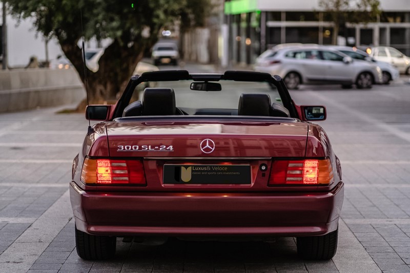 1990 Mercedes Benz 300SL24